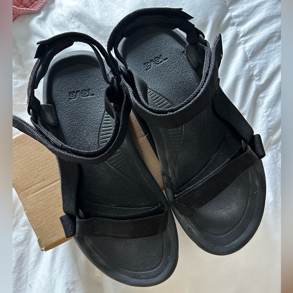 Teva Hurricane Outdoor Sandal Black size 8